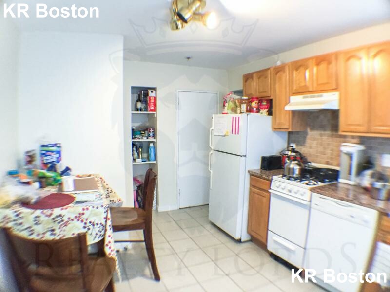 8 President Ter, Allston