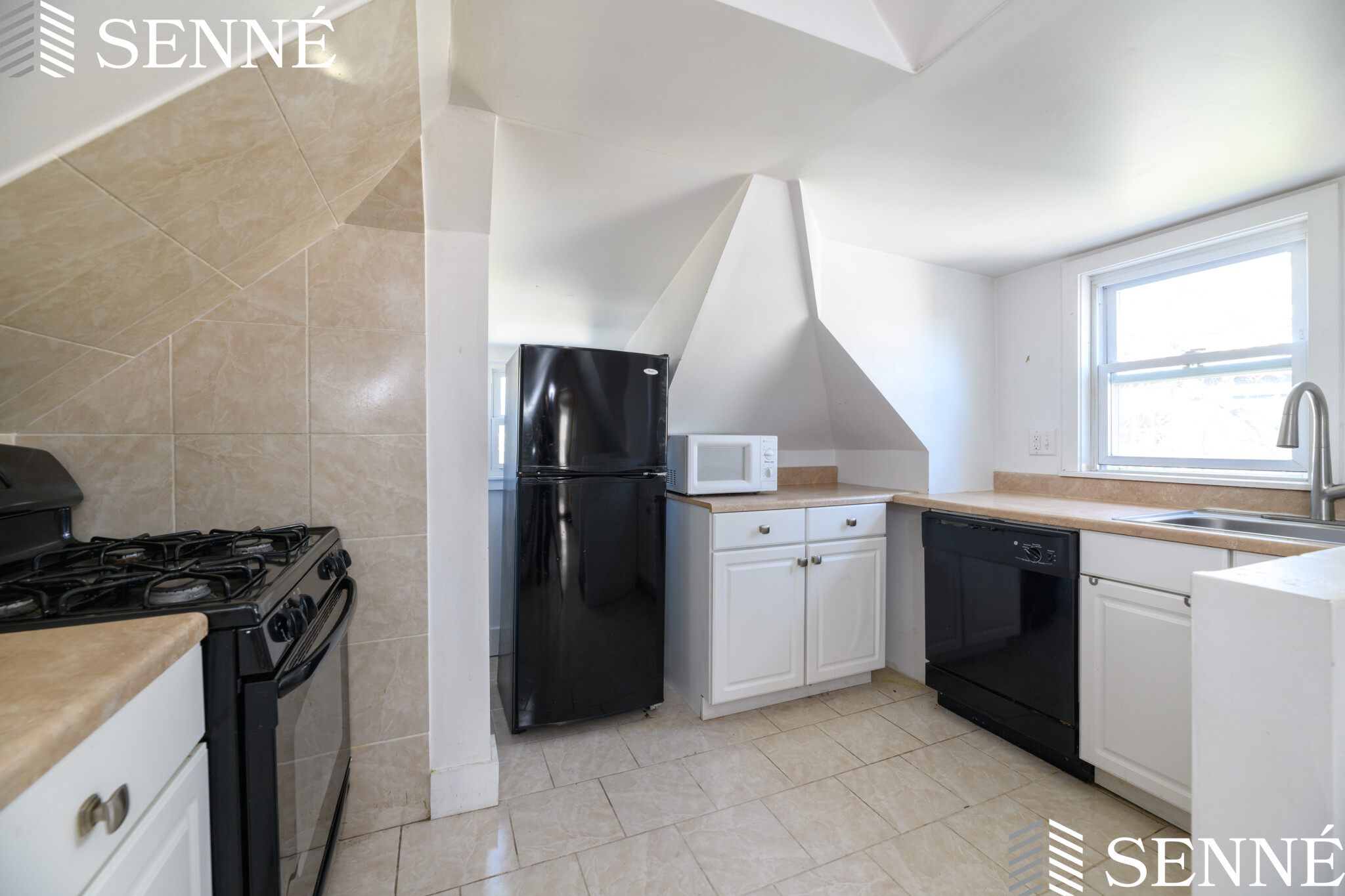 27 Hammond St, Harvard Square