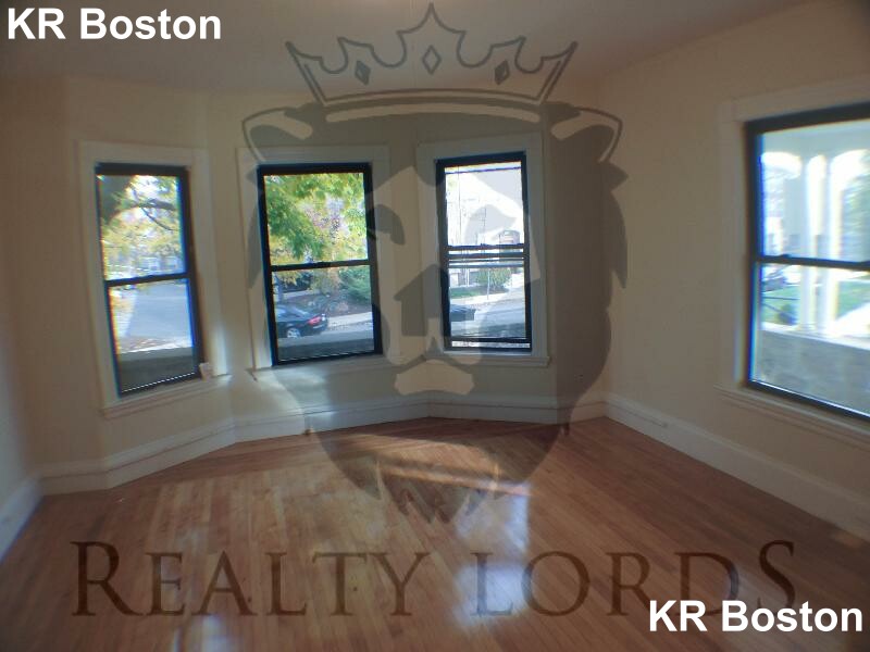 32 Quint Ave, Allston