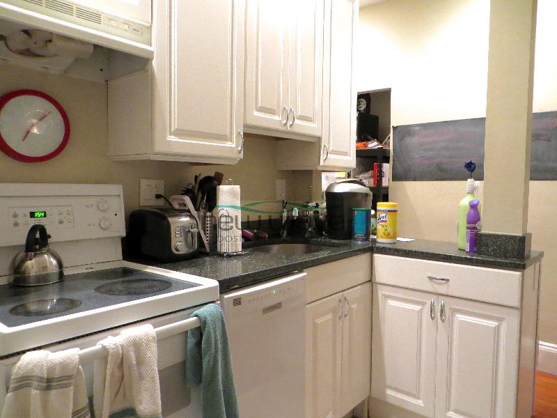 65 Burbank St, Fenway