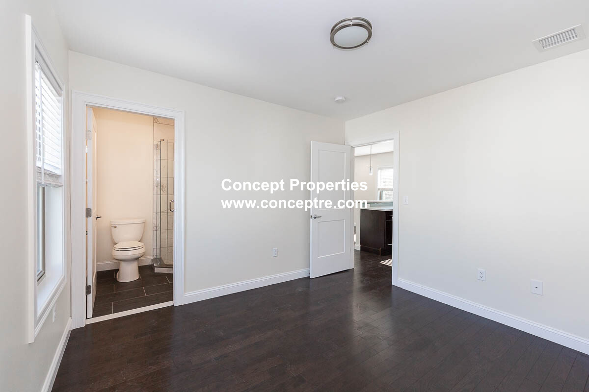 39 Harvard St, Charlestown