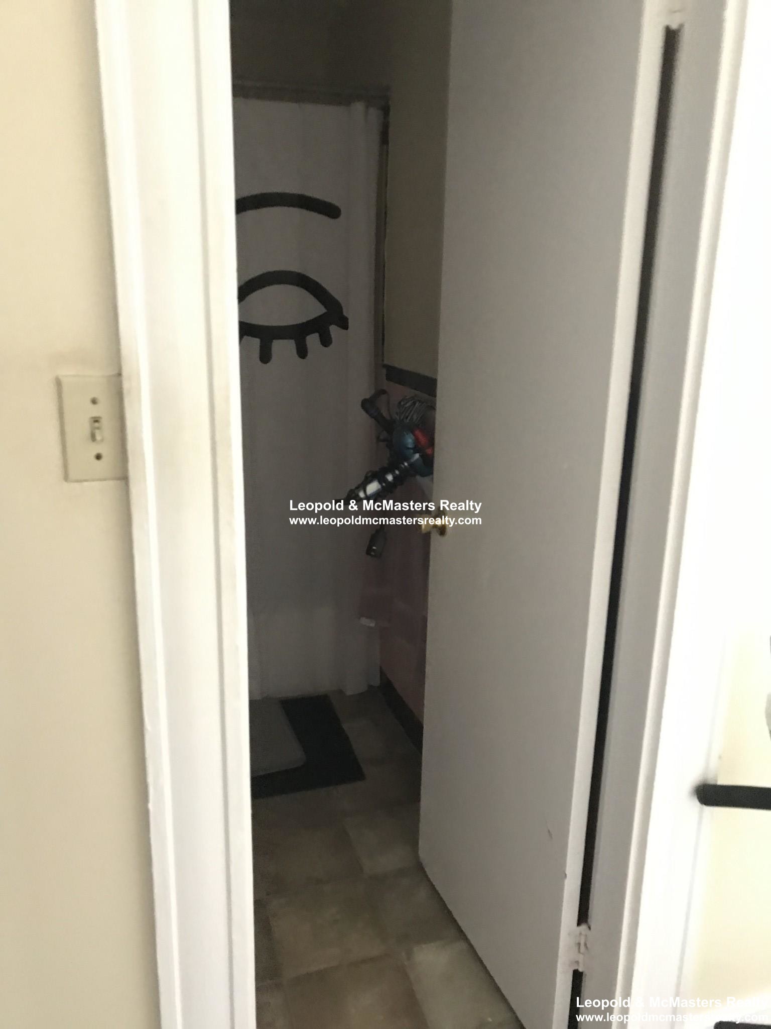 1681 Commonwealth, Brighton