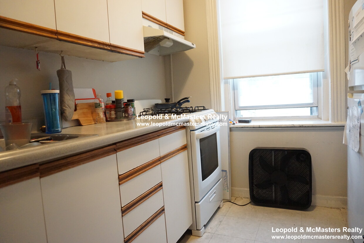 31 Gardner St, Allston