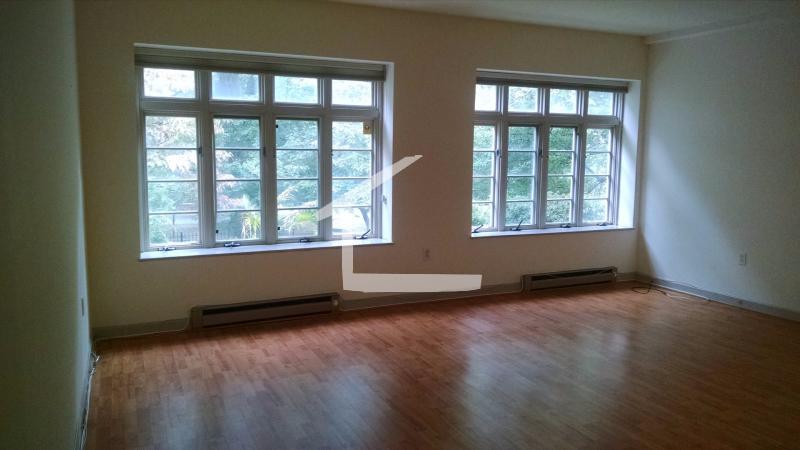 60 Glen Rd, Brookline Village