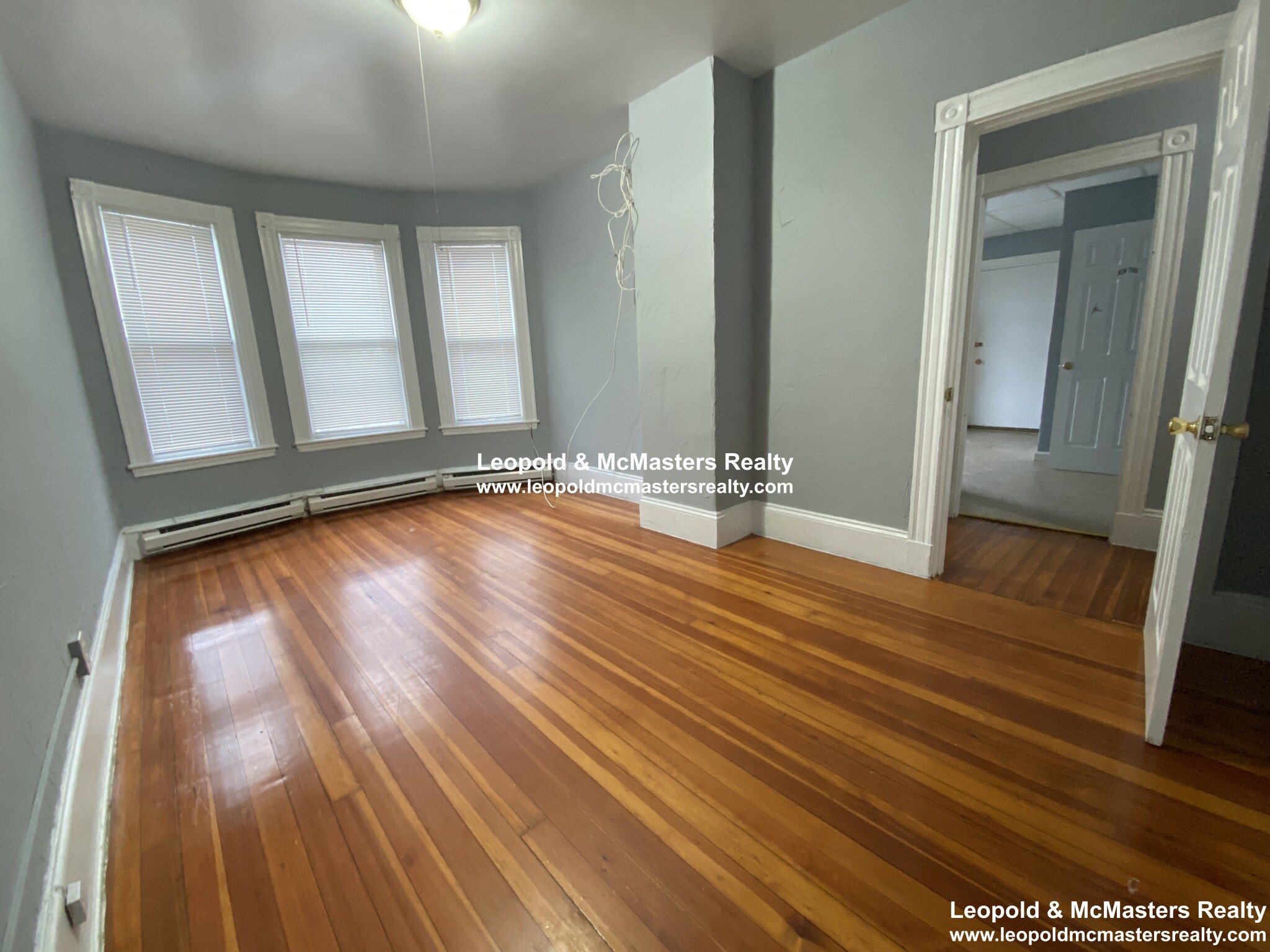 12 14 Walnut Pl, Revere