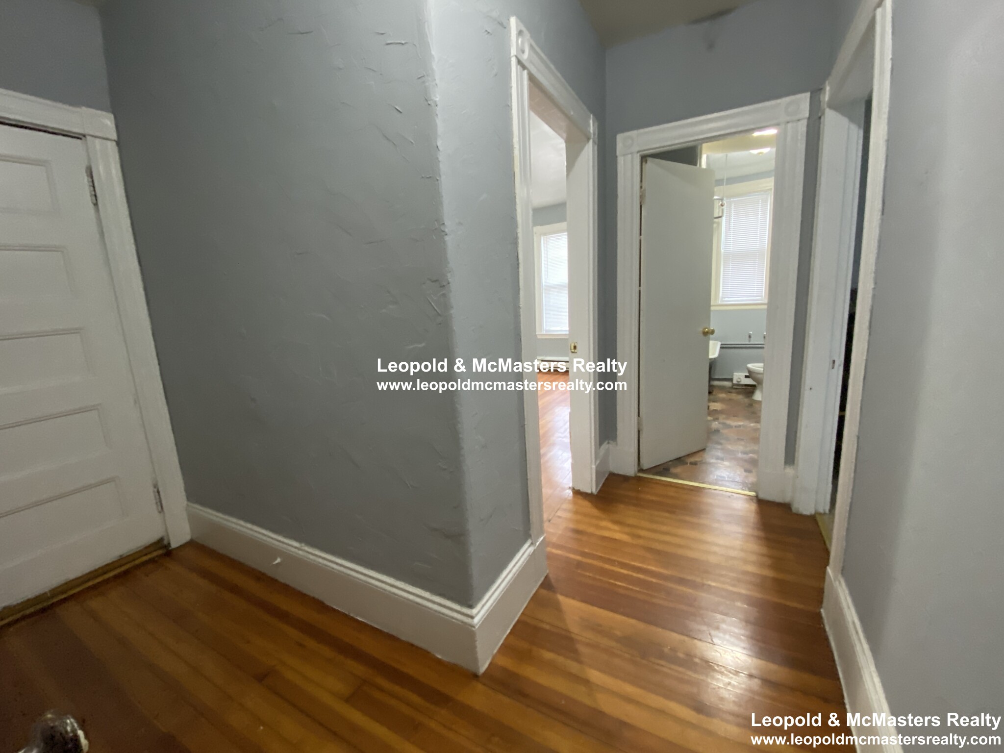 12 14 Walnut Pl, Revere