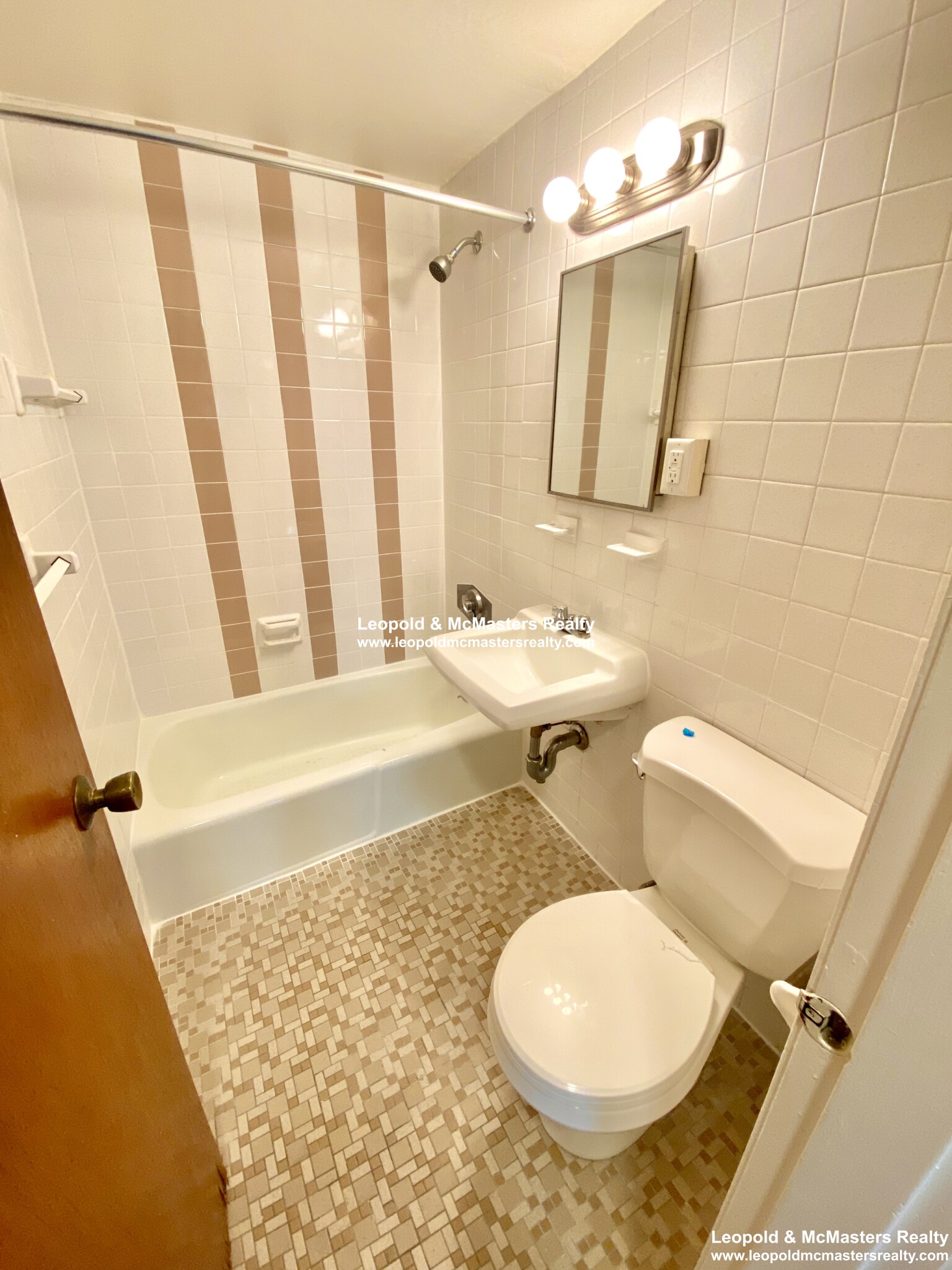 70 Huntington Ave, Jamaica Plain