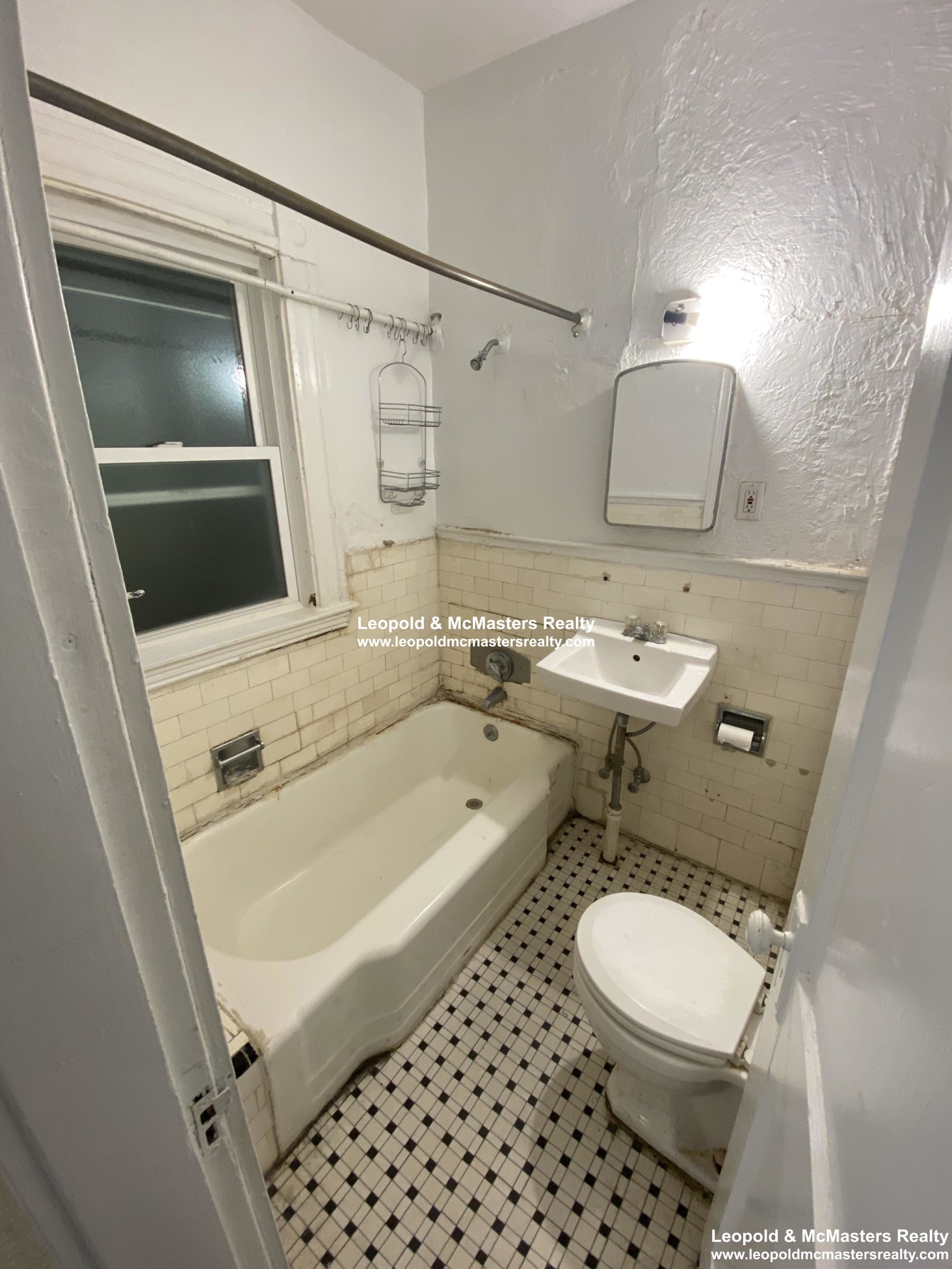 146 Oxford St, Porter Square