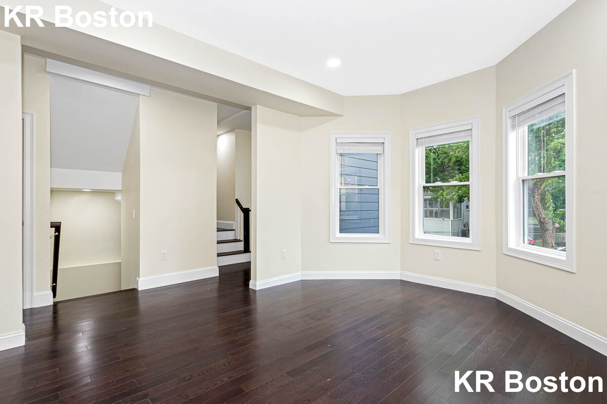 77 Winchester St, Medford