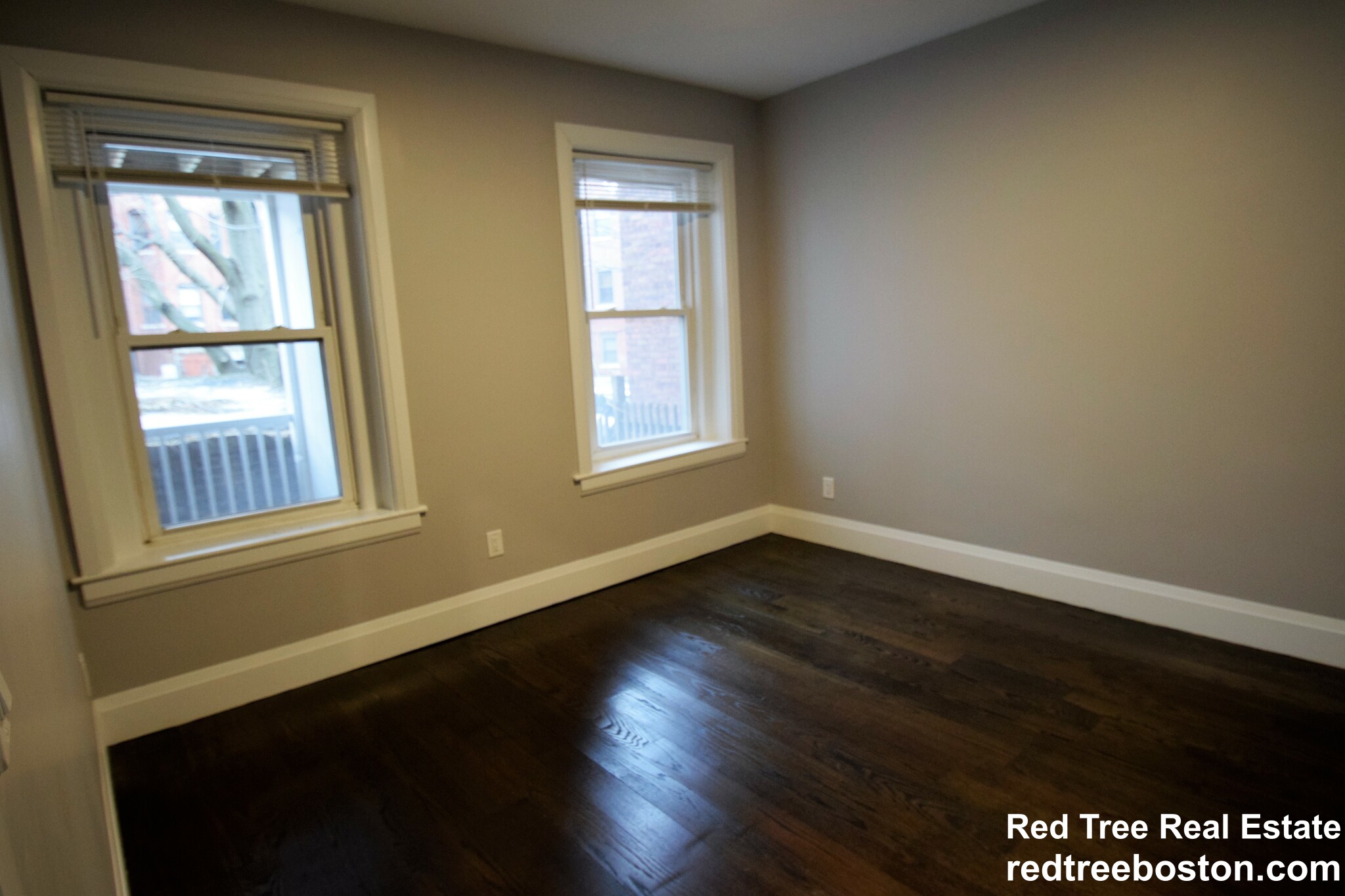 7 Strathmore Rd, Washington Square