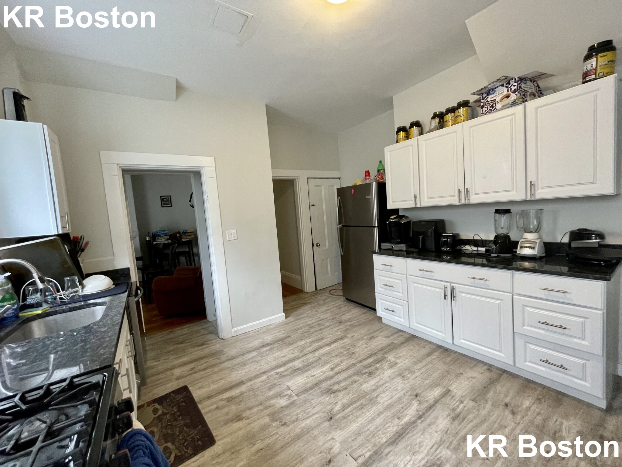 13 Saunders St, Allston