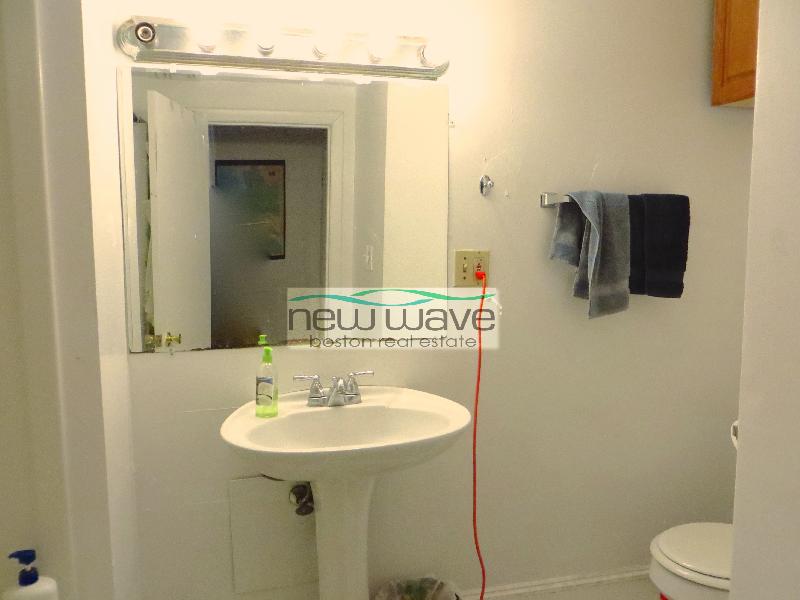 878 Huntington Ave, Mission Hill