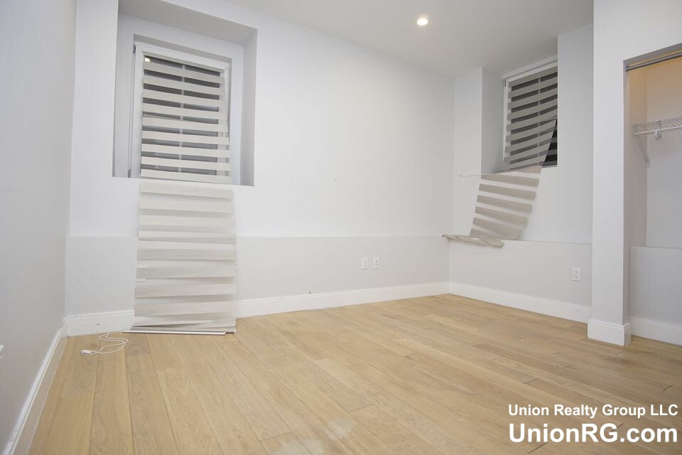 407 Dudley St, Roxbury