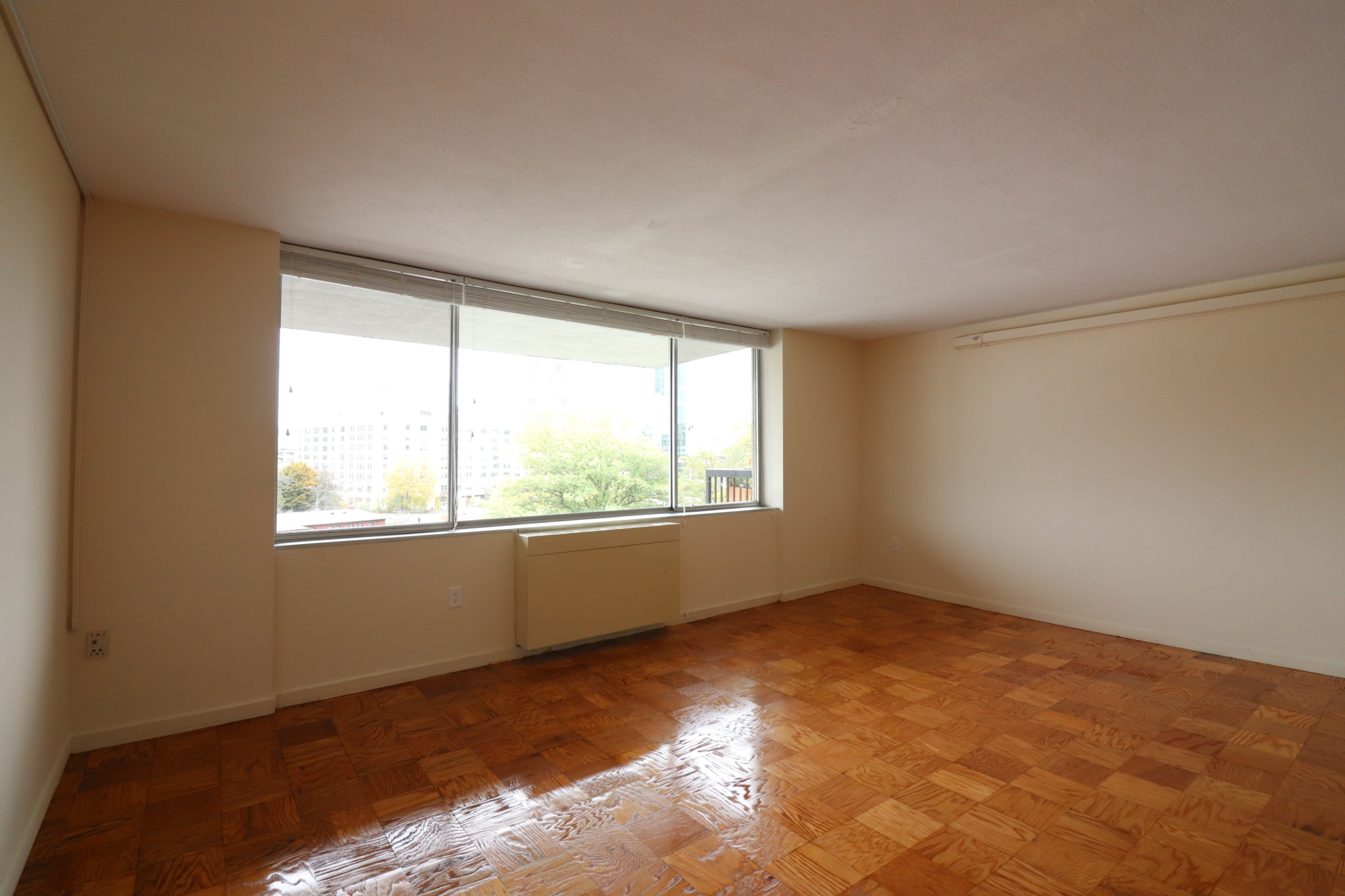 101 Monmouth St, Longwood