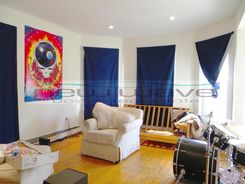 70 Calumet St, Mission Hill