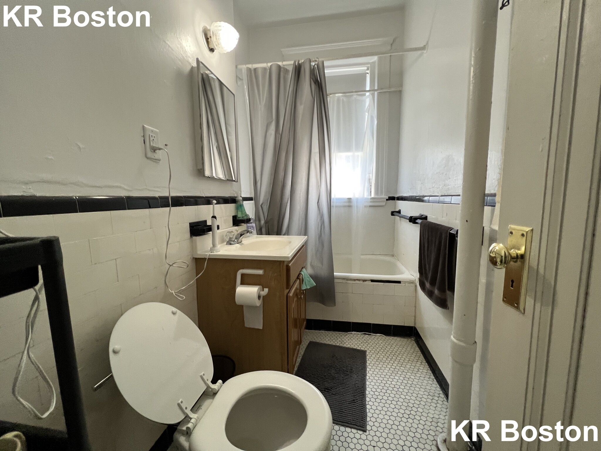 1678 Commonwealth Ave, Brighton