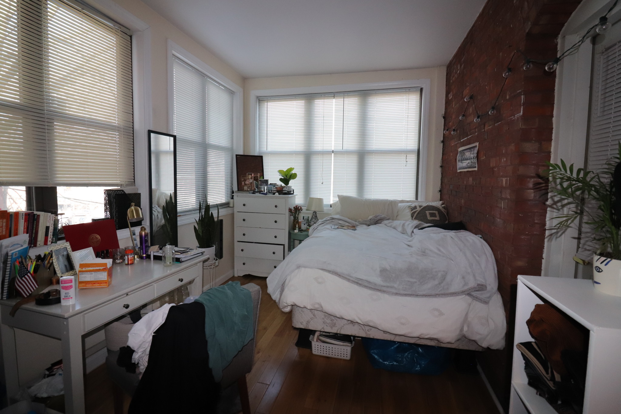 191 Winthrop Rd, Washington Square