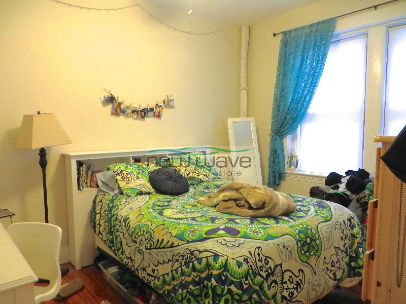 65 Burbank St, Fenway