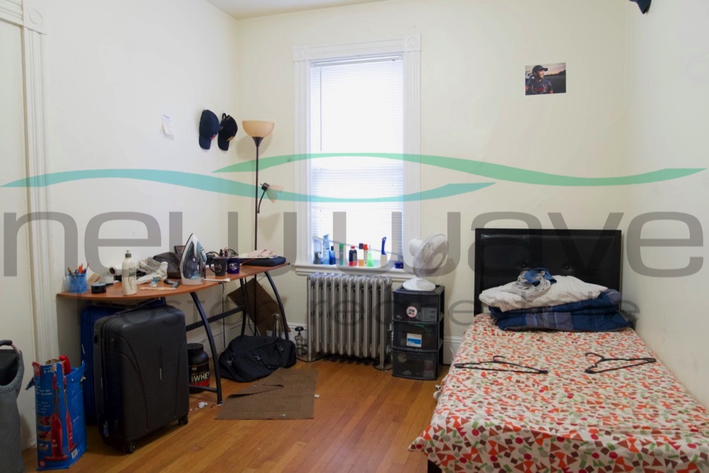 121 Hillside St, Mission Hill