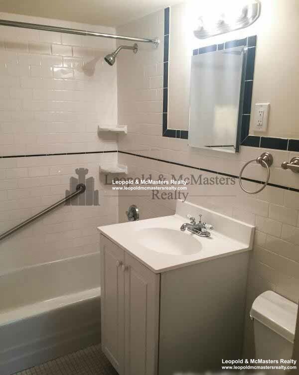 101 Monmouth St, Longwood