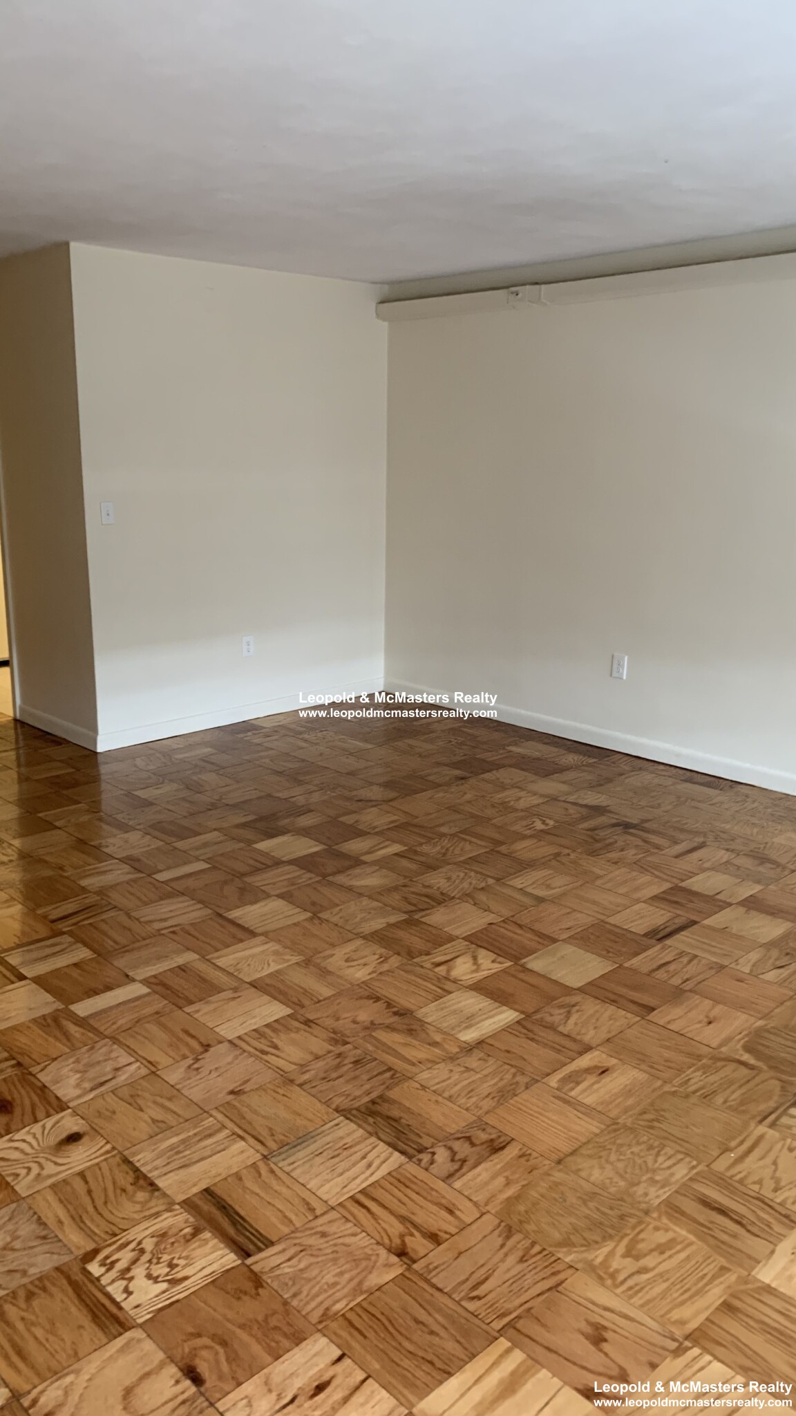 101 Monmouth St, Longwood