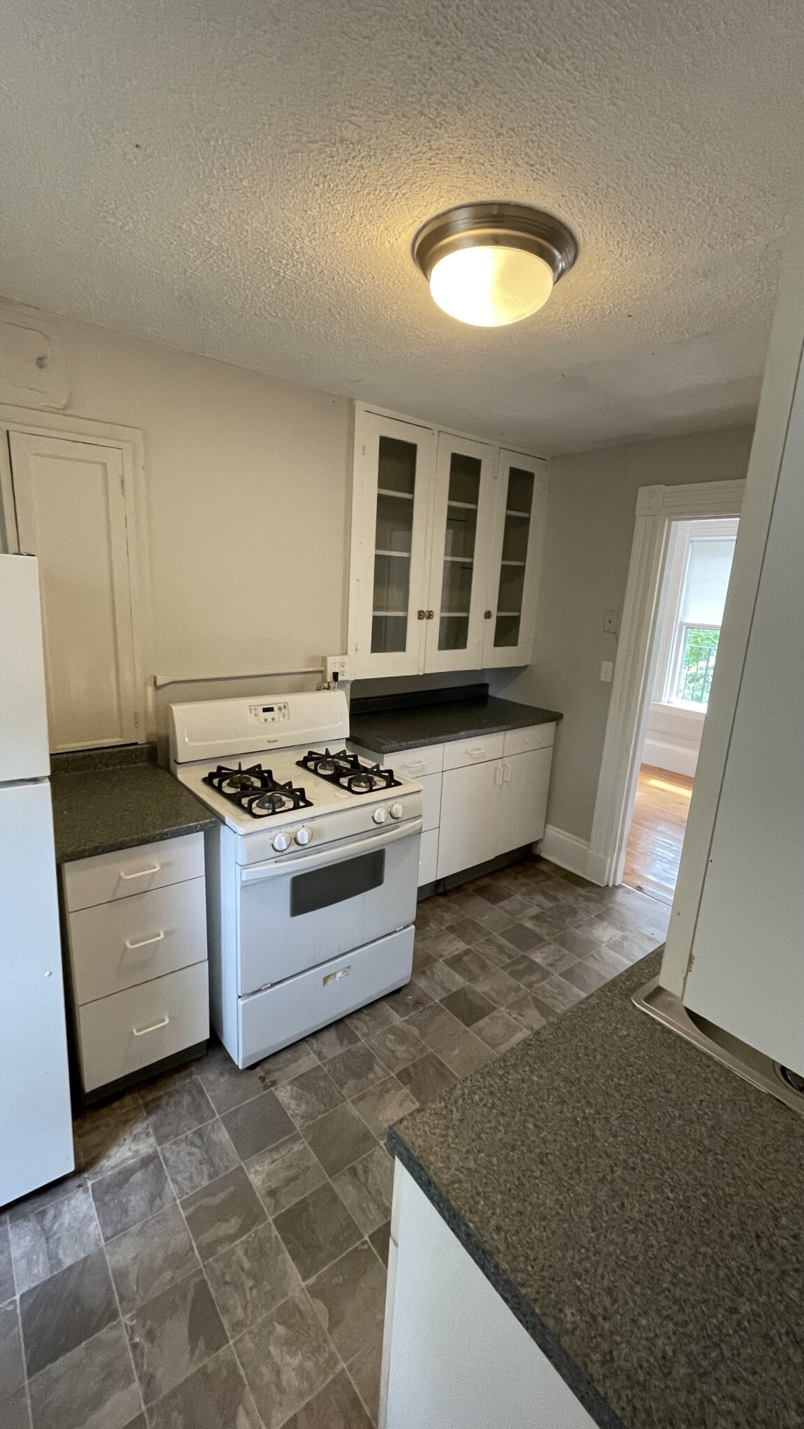 196 Fairmount Ave, Hyde Park