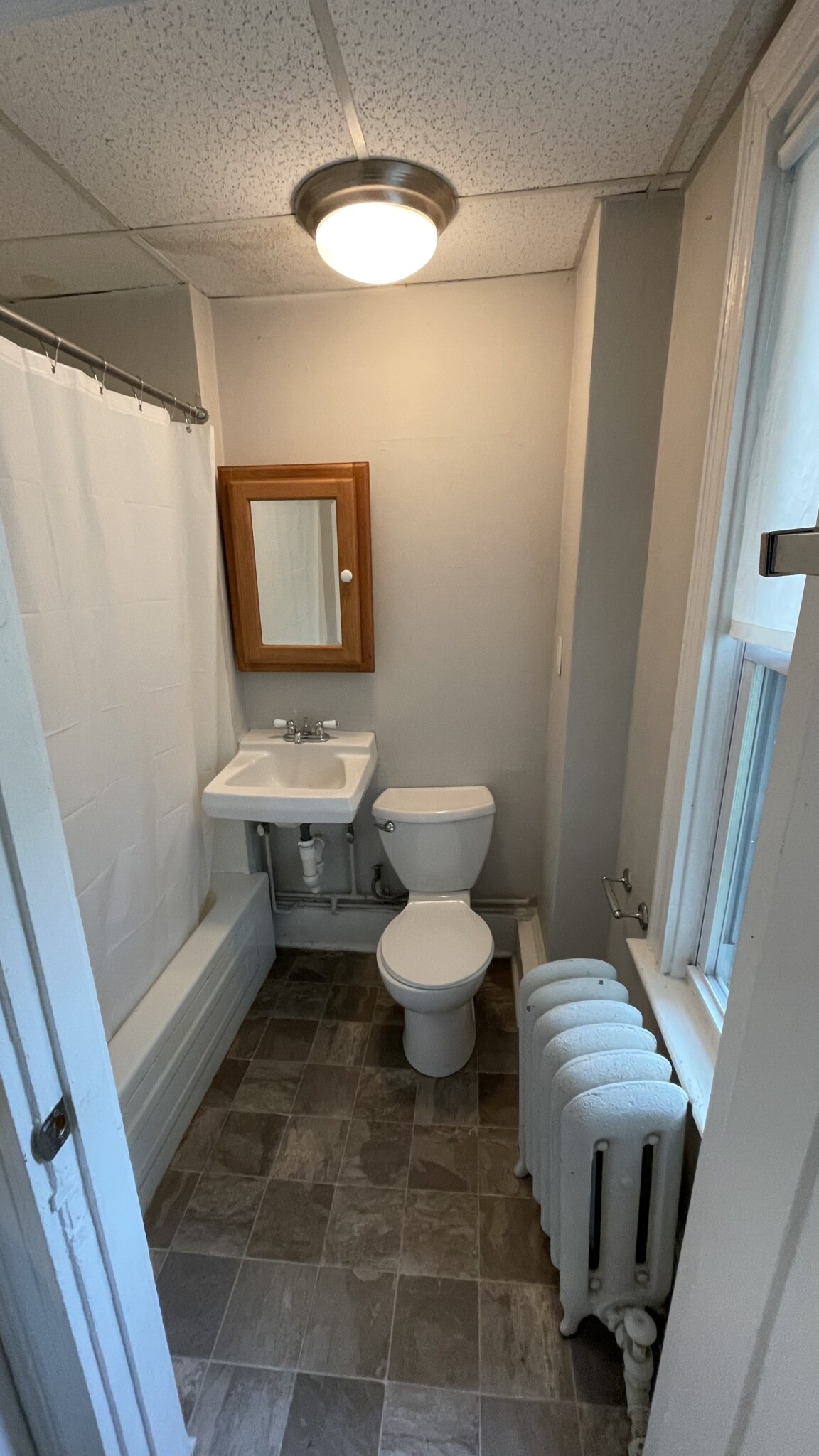 196 Fairmount Ave, Hyde Park