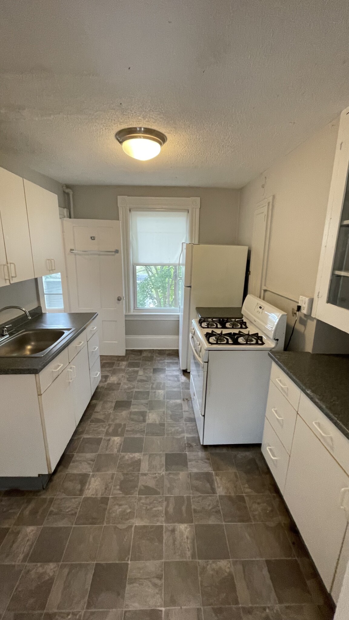 196 Fairmount Ave, Hyde Park