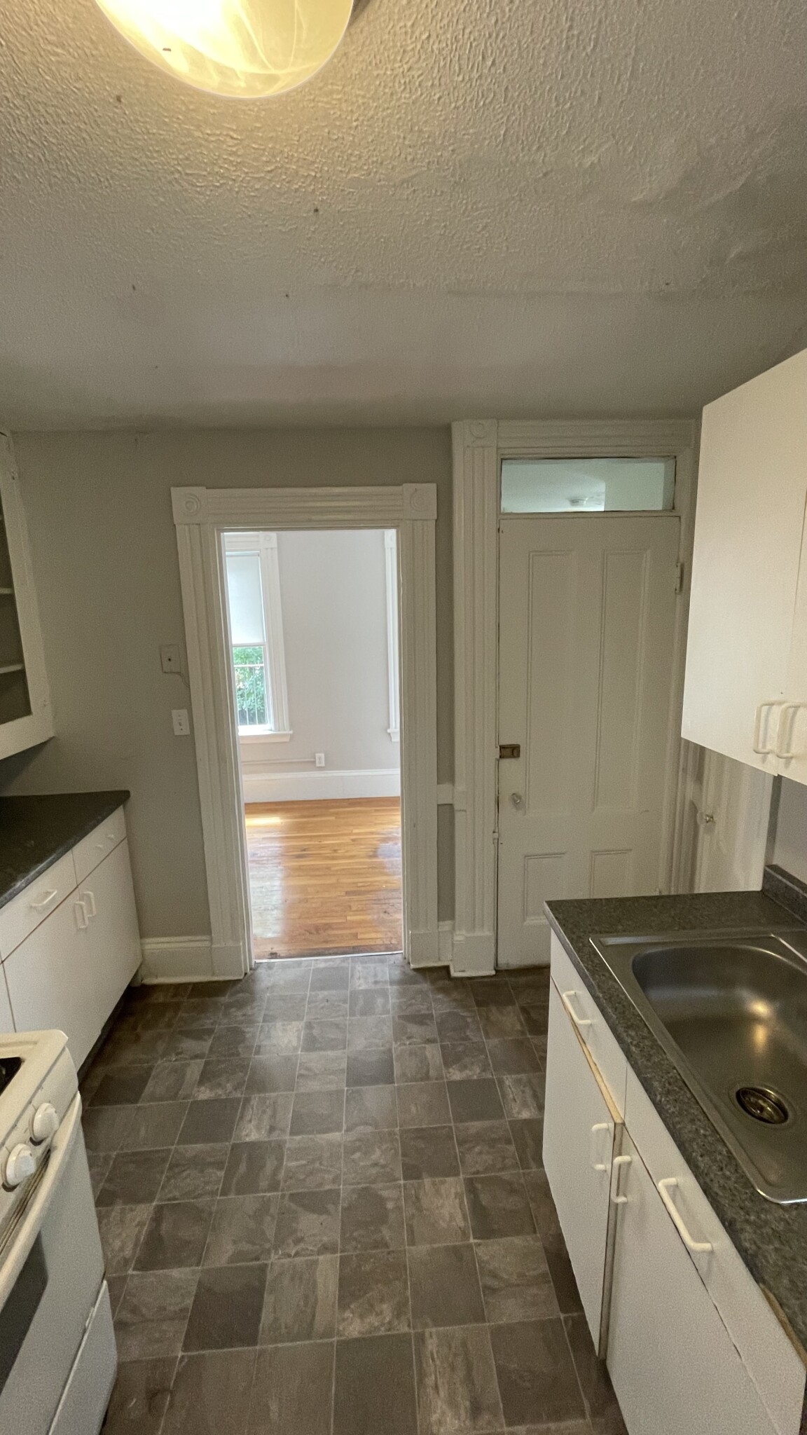 196 Fairmount Ave, Hyde Park