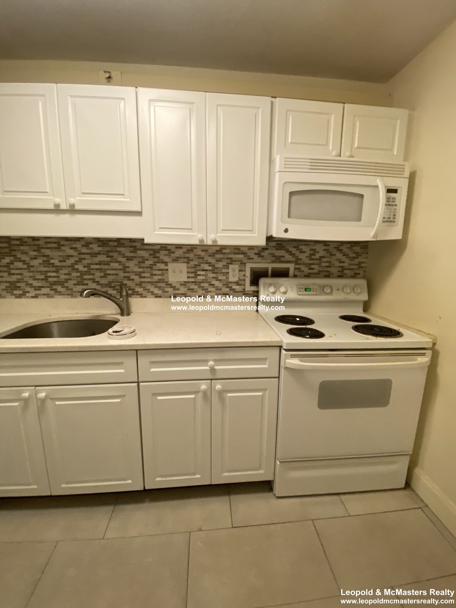 101 Monmouth St, Longwood