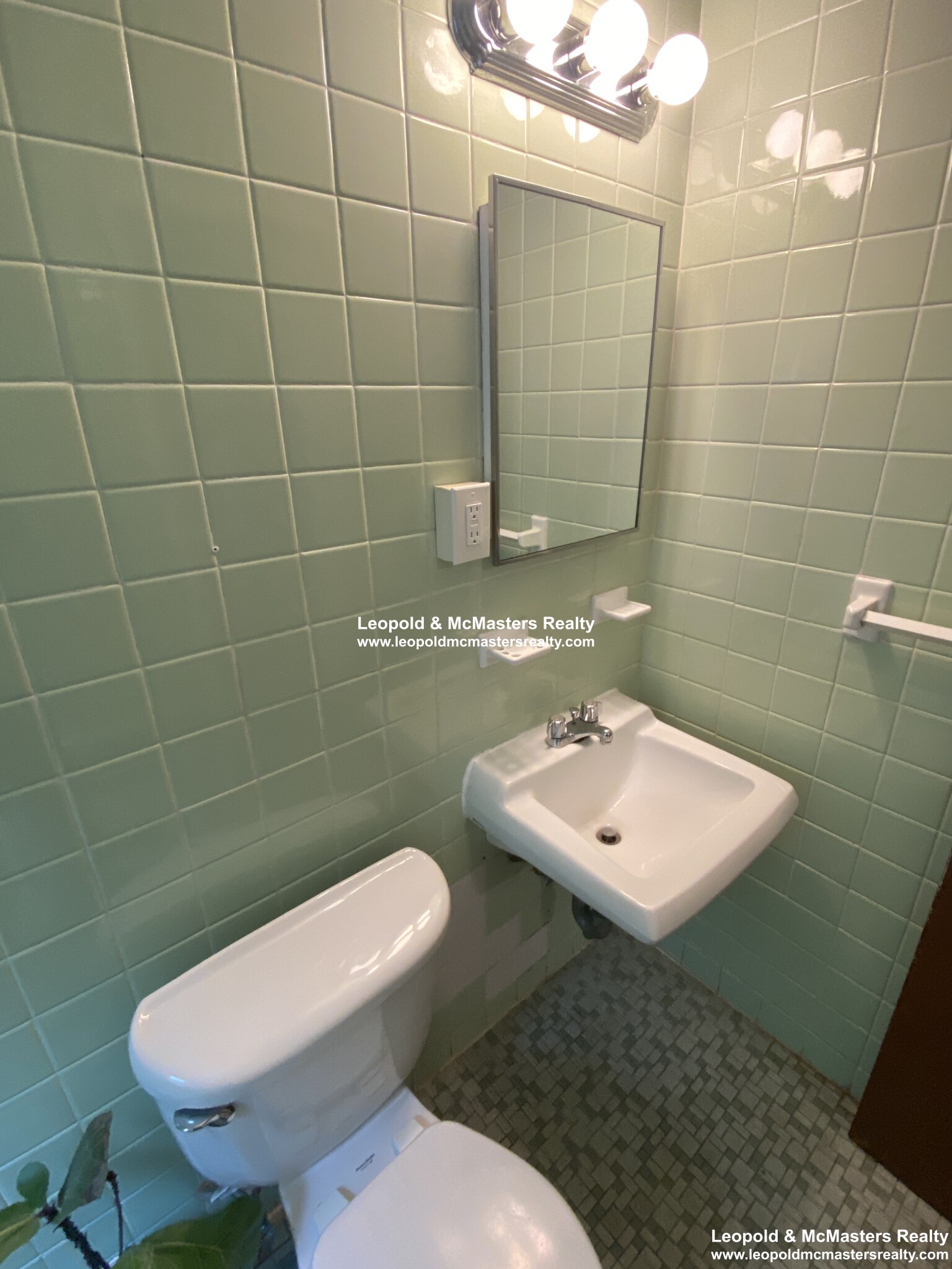 70 Huntington Ave, Jamaica Plain