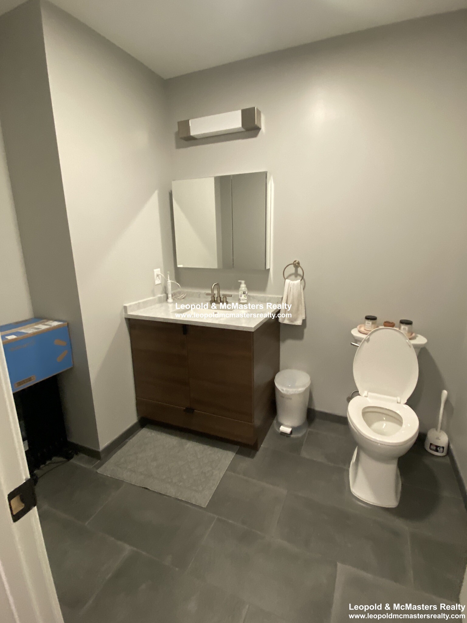 100 Hemenway St, Fenway