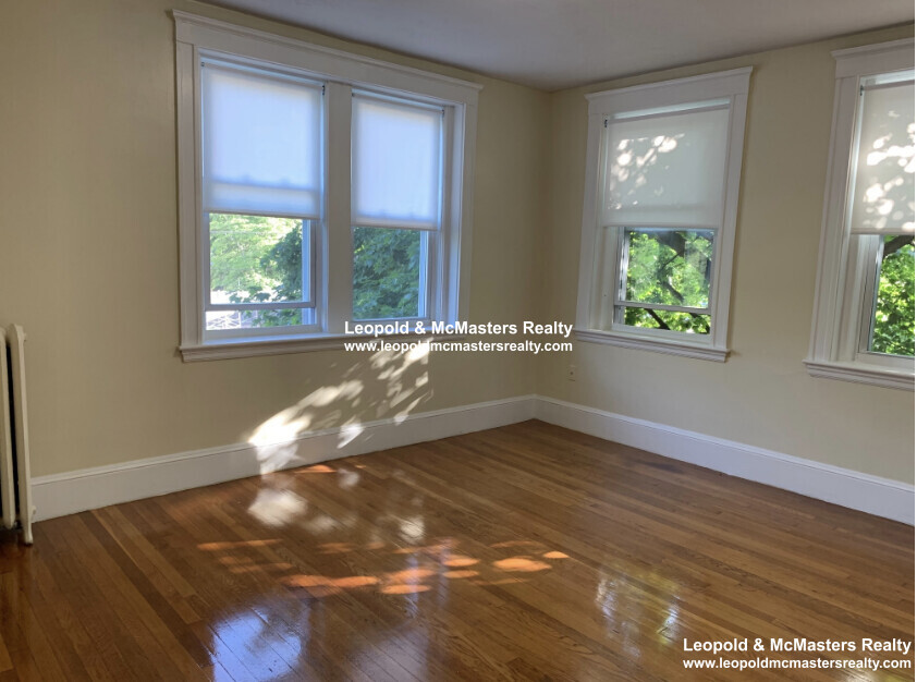 14 Russell St, North Quincy