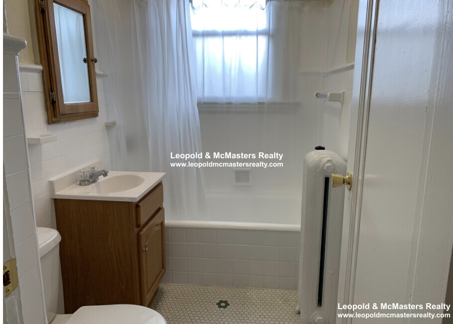 14 Russell St, North Quincy