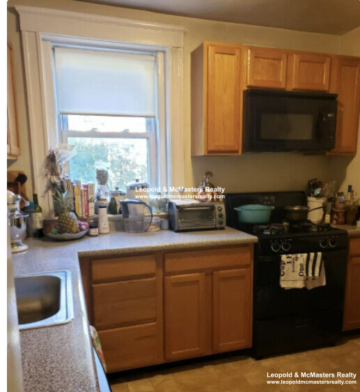 14 Russell St, North Quincy