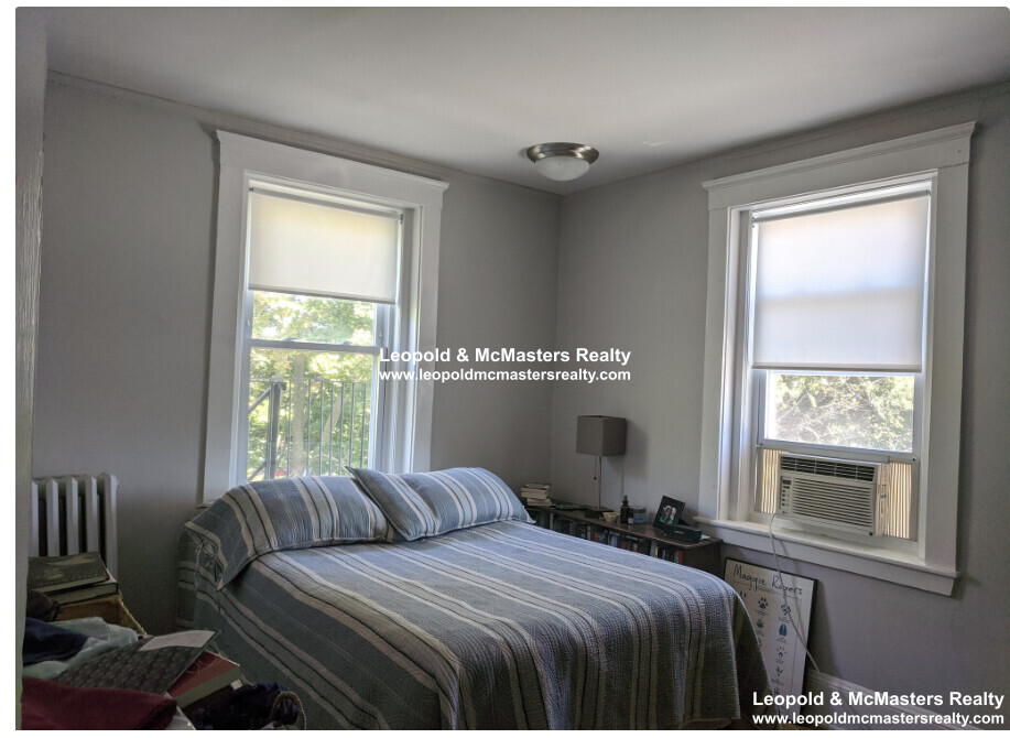 14 Russell St, North Quincy