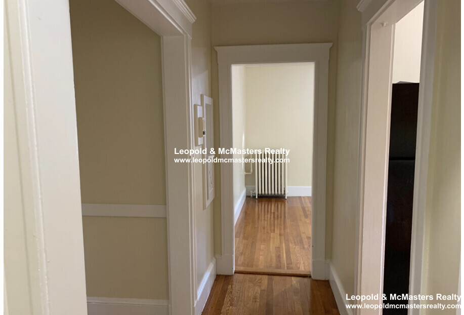 14 Russell St, North Quincy