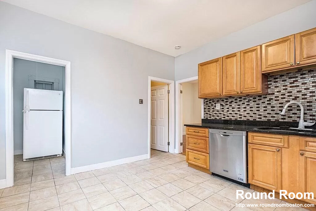 28 Moreland St, Winter Hill