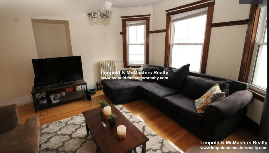 331 Faneuil St, Brighton