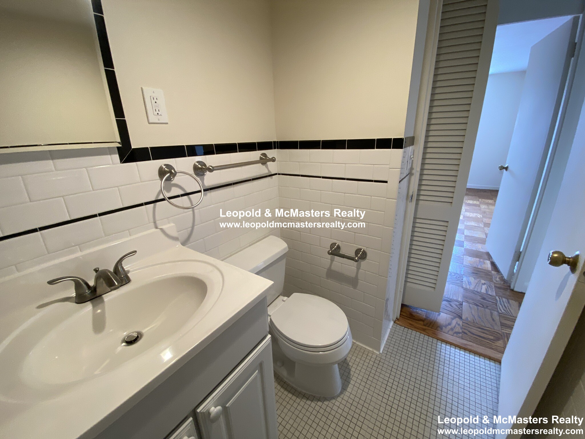 101 Monmouth St, Longwood