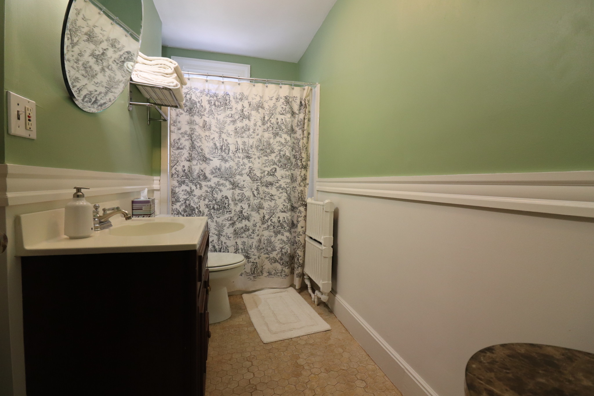 92 Sewall Ave, Longwood