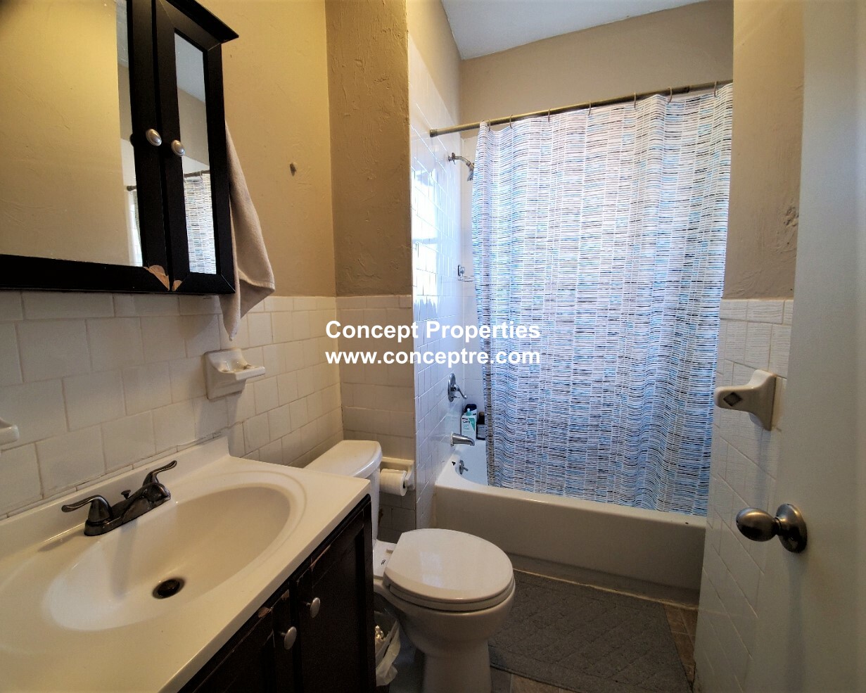 6 Sunset St, Mission Hill