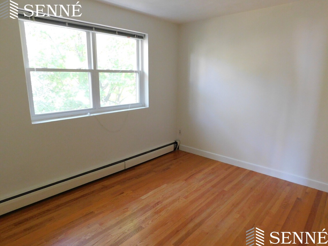 11 Cogswell Ave, North Cambridge