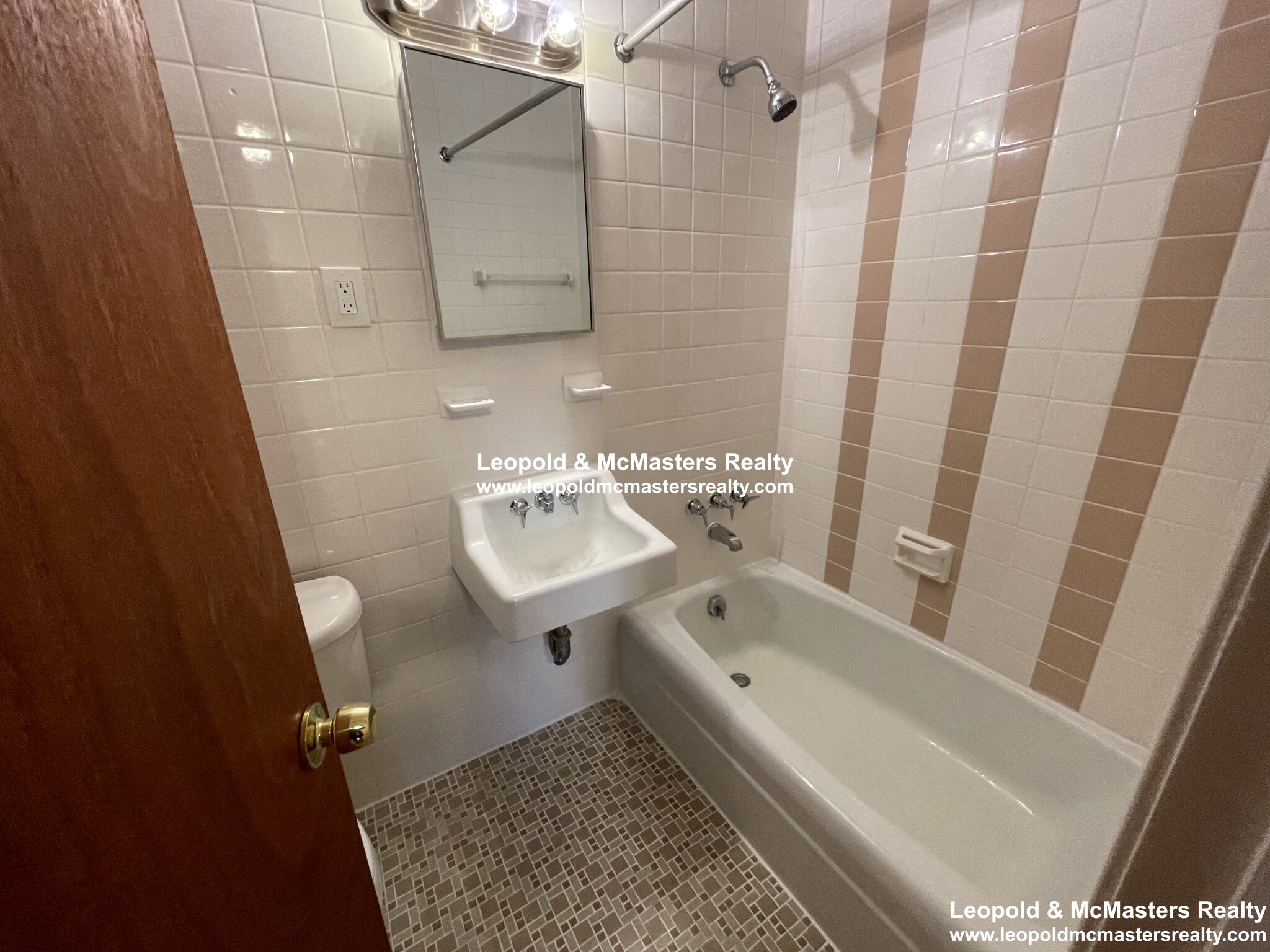 172 North Beacon St, Brighton