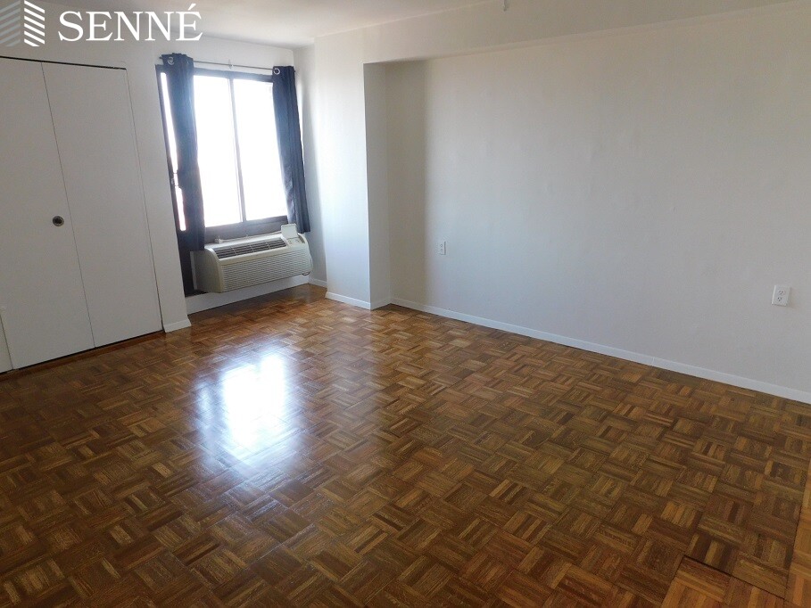 1105 Massachusetts Ave, Harvard Square