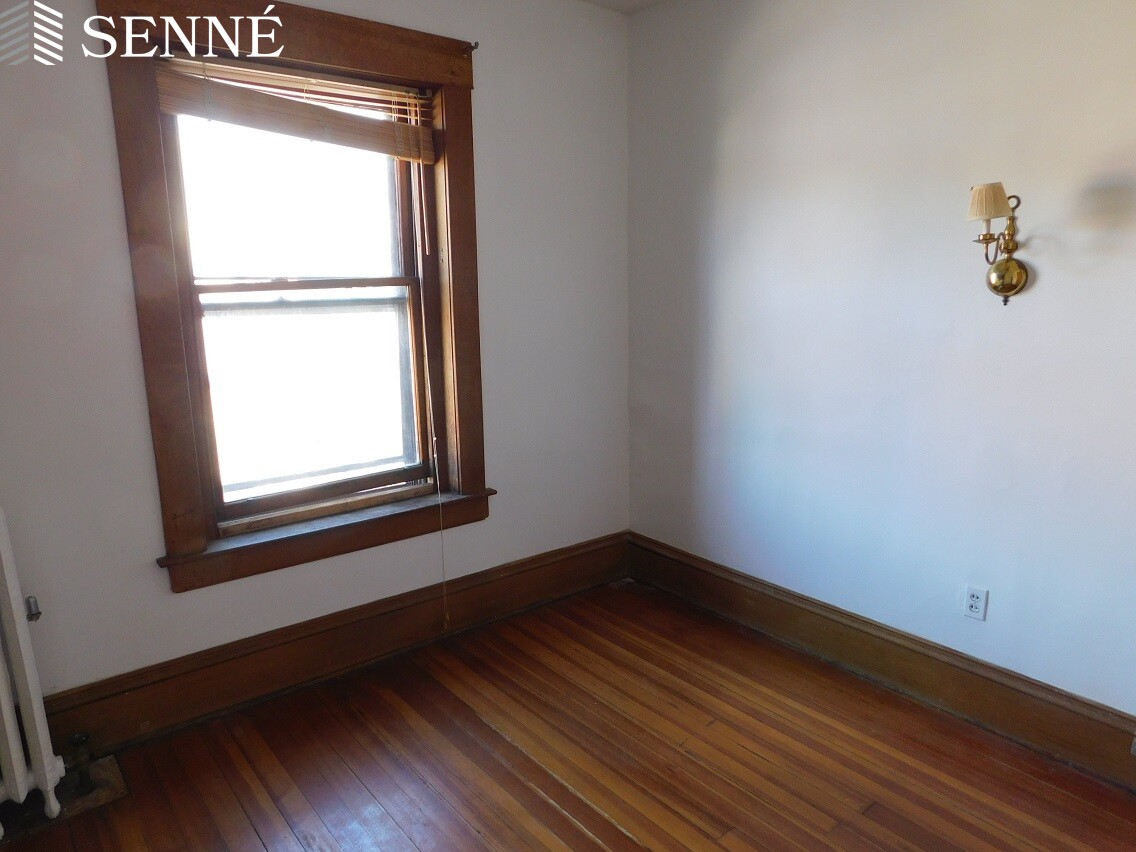 1134 Massachusetts Ave, Harvard Square