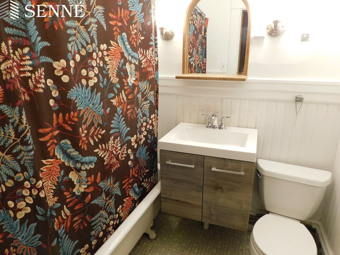 1134 Massachusetts Ave, Harvard Square