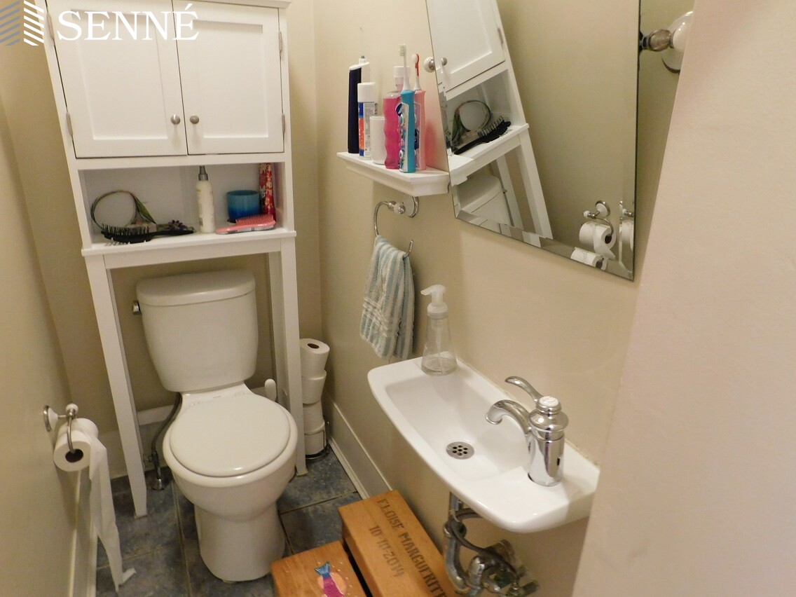 8 Kelly Rd, Cambridgeport