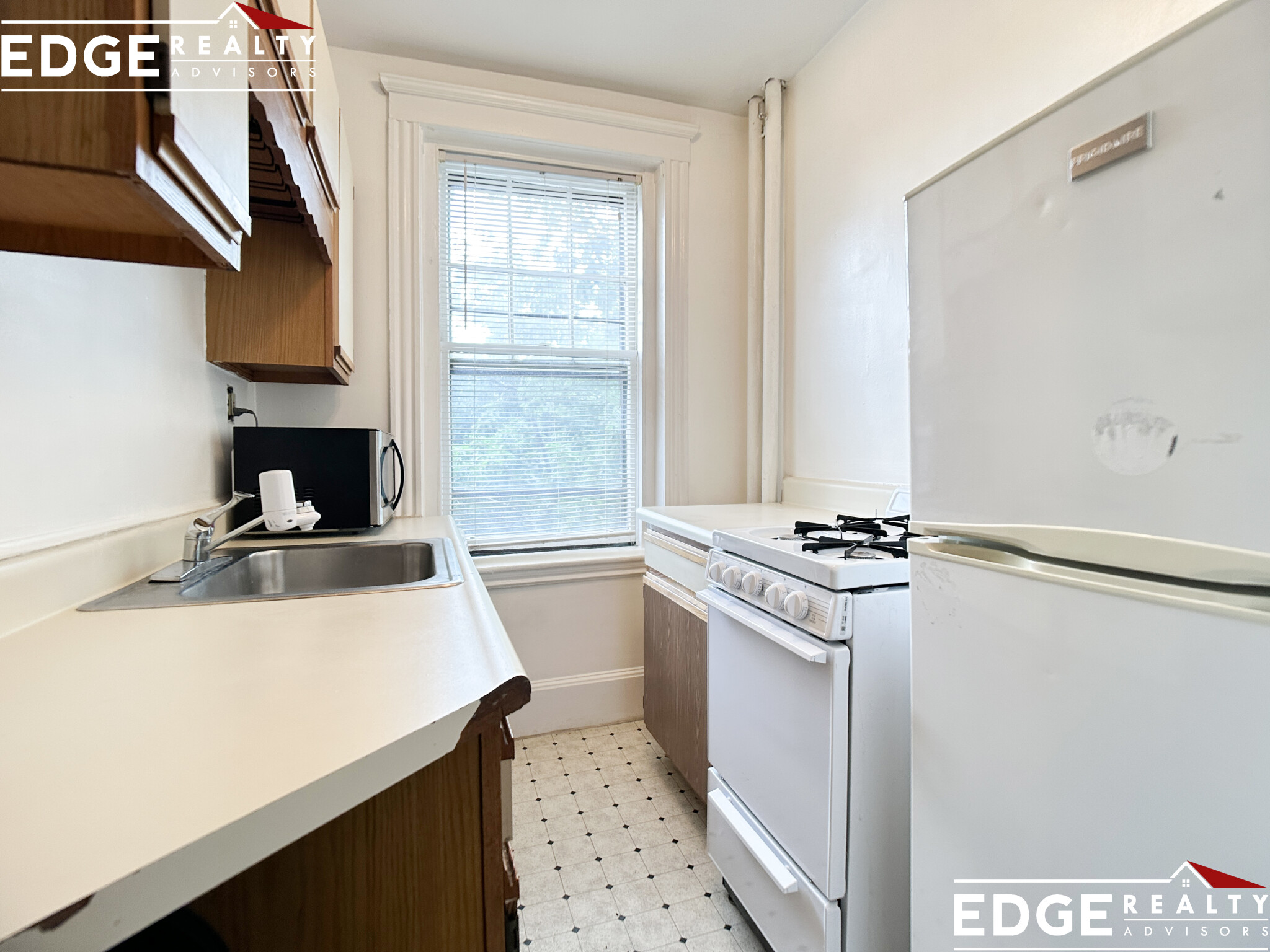 30 Jamaizaway, Jamaica Plain