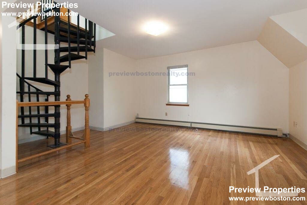 171 Cambridge St, Allston